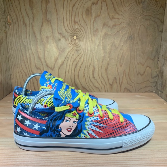 Converse Shoes - Wonder Woman Converse Chuck Taylor Sz M(8) W(10)